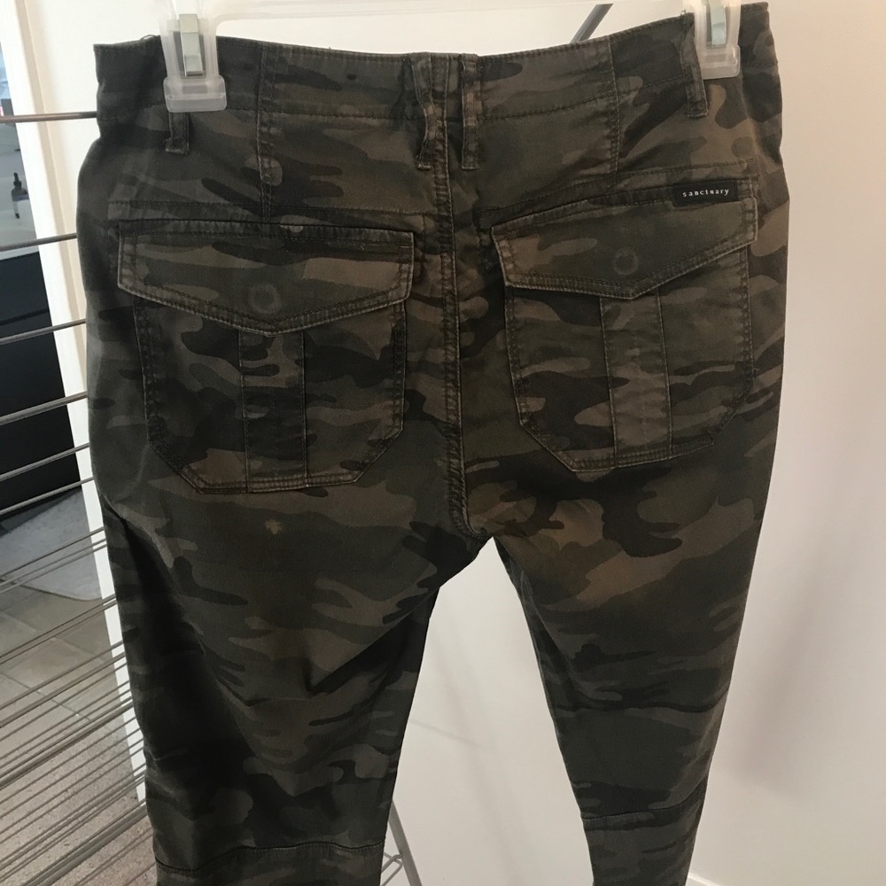 Camo pants